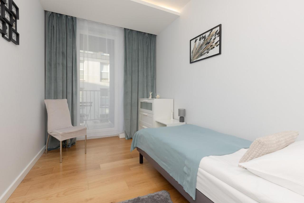 Apartment Spacious Lodygowa Ideal For Families By Renters *