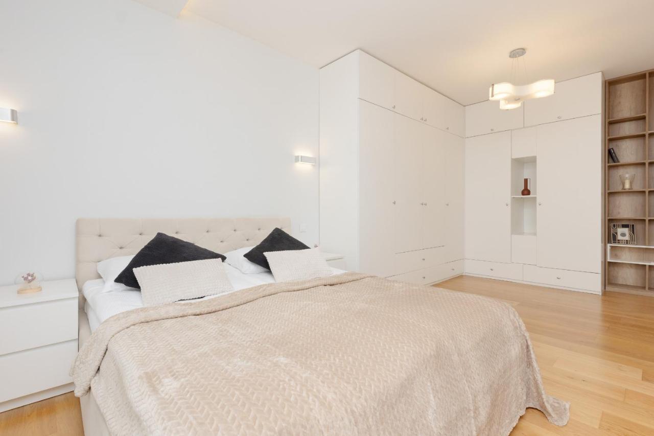 Spacious Lodygowa Ideal For Families By Renters Apartment *
