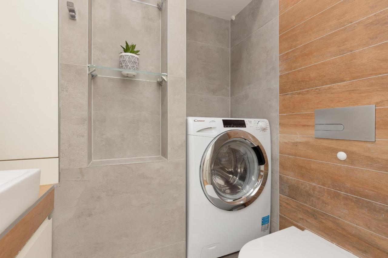 Spacious Lodygowa Ideal For Families By Renters Apartment *