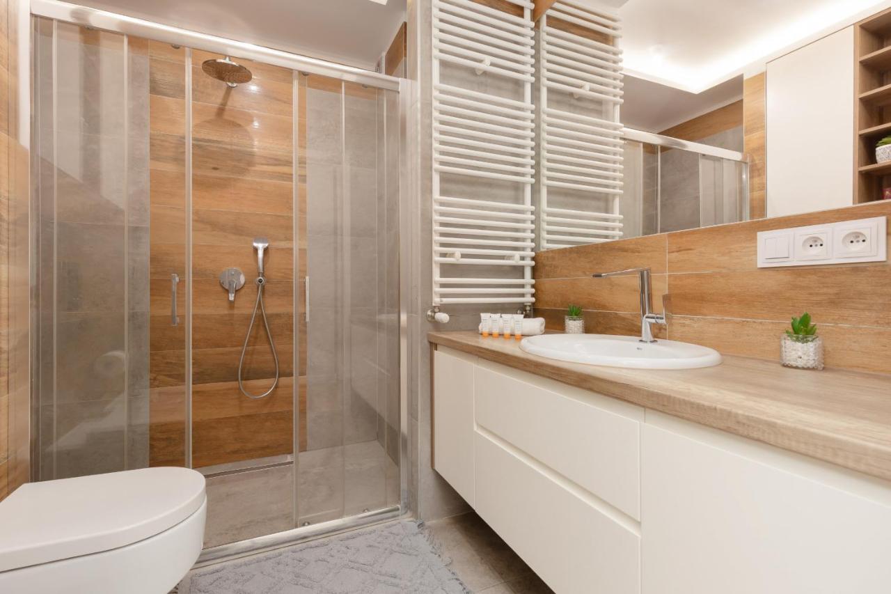 Apartment Spacious Lodygowa Ideal For Families By Renters *